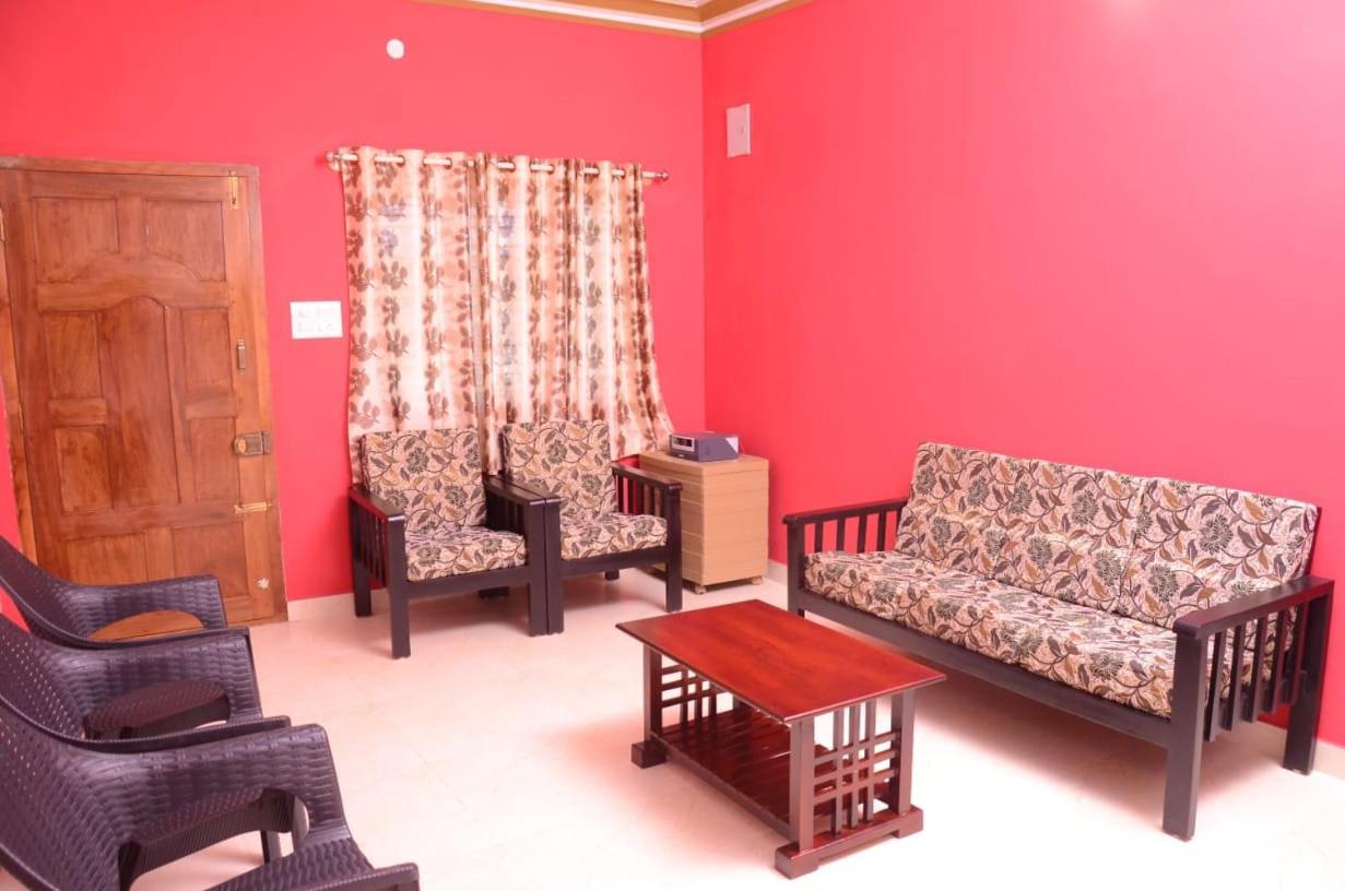 Coorg Girinivas Homestay 102 Madikeri Zewnętrze zdjęcie