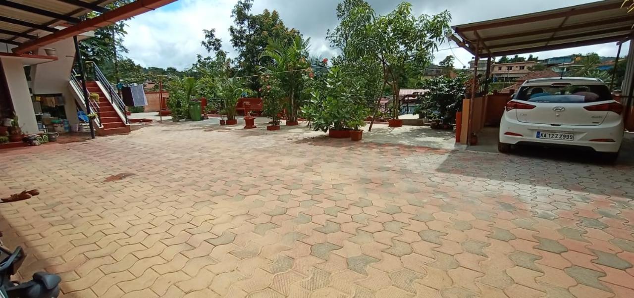 Coorg Girinivas Homestay 102 Madikeri Zewnętrze zdjęcie